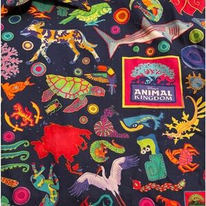 Disney Men’s Large Animal Kingdom cotton button-up patterned camp shirt